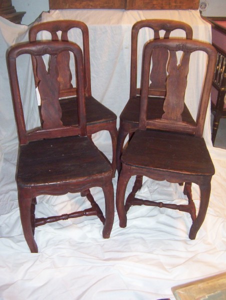 4 chairs 1800-century