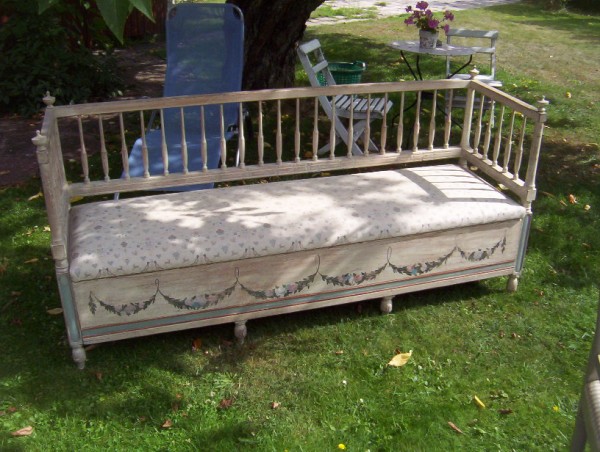 5. Late gustavian sofa           (publ. 18/8-12)