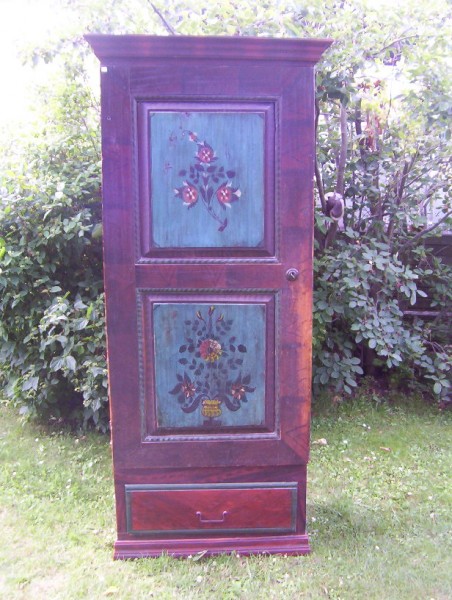 24. A cupboard for having clothes in (publ. 11/11-12)