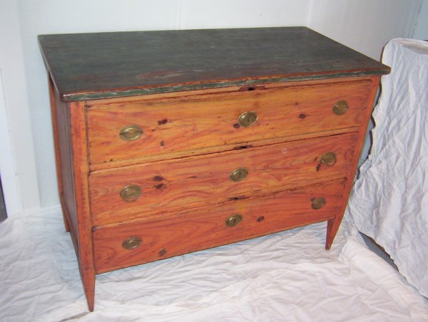 30.A gustavian chest of drawers with original colour  (2/1-13)